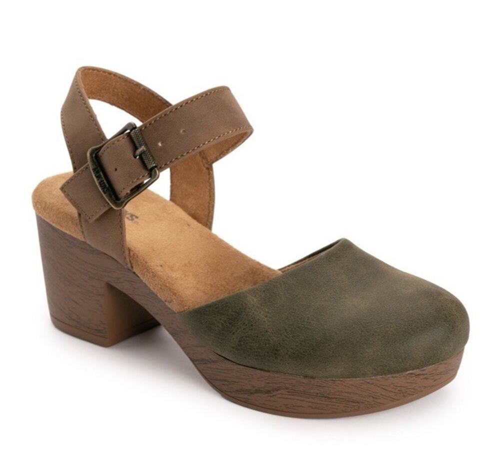 MUK LUKS Womens Merritt Closed Toe Quarter Strap Sandal Olive Tan Size 10 NWOB